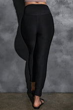 Load image into Gallery viewer, Black High Waist Pleated Pocket Leggings