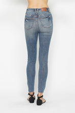 Load image into Gallery viewer, Tulip-Vintage Wash Skinny Jean
