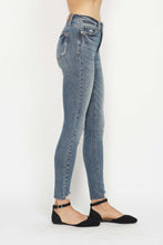 Load image into Gallery viewer, Tulip-Vintage Wash Skinny Jean
