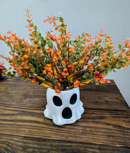 Load image into Gallery viewer, Small Ghost Vase
